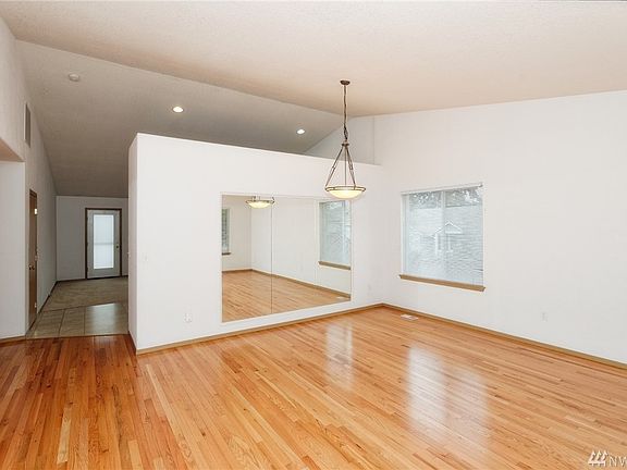 5th image of 18604 17th Avenue Ct E