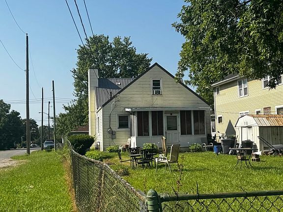 3rd image of 978 E 18th Ave