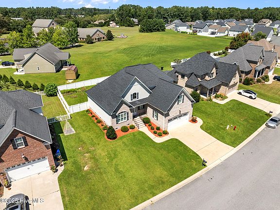 5th image of 133 Blackwater Drive