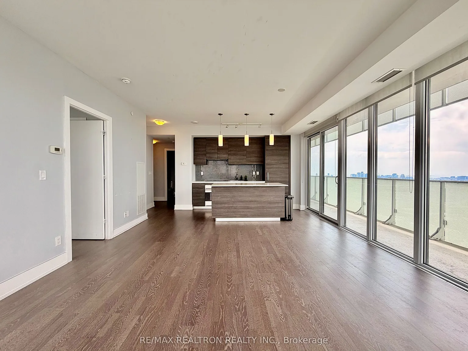 2 bed, $5,500 — Photo 2