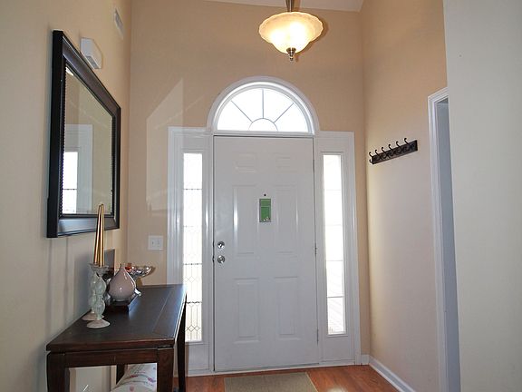 2nd image of 102 Fawcett Ct
