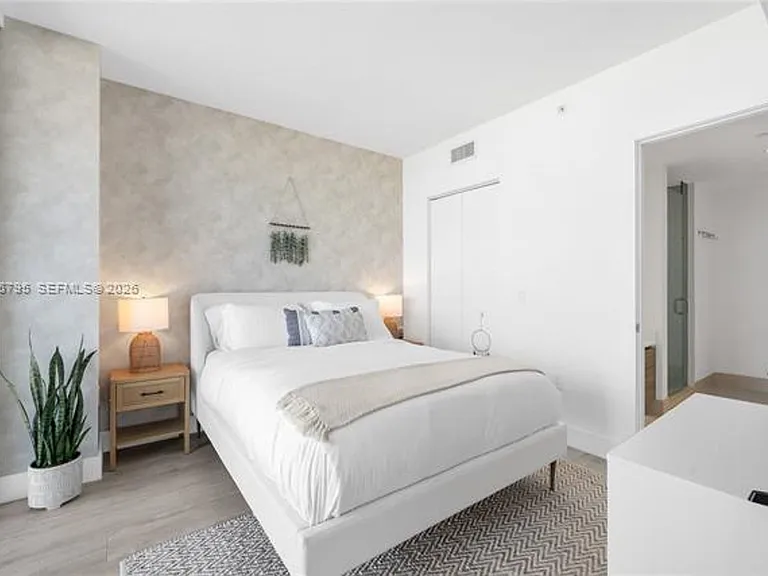 121 NE 34th St #2111 — Photo 16