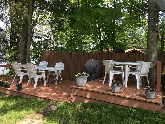 4th image of 8172 Lakeshore Dr