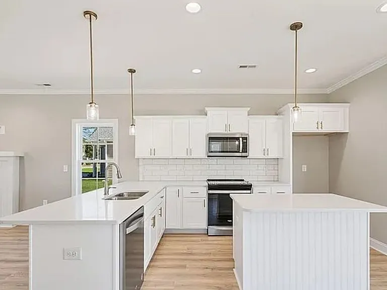 410 S Vance St — Photo 5