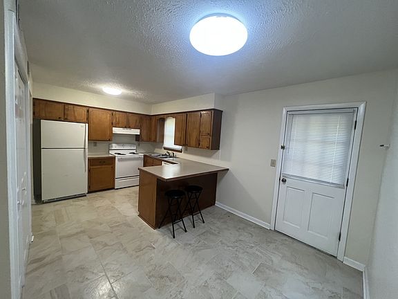 2nd image of 1360 Windy Ridge Rd #1