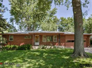 7740 Broadview Dr, Lincoln, NE 68505
