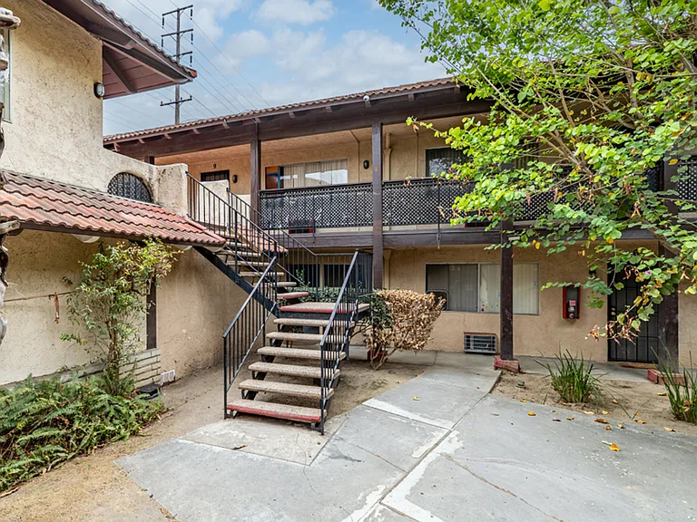 Glencrest Apartments — Photo 9