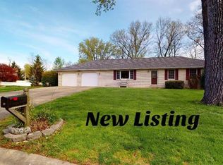 12 Blossom Lake Ln, Maryville, IL