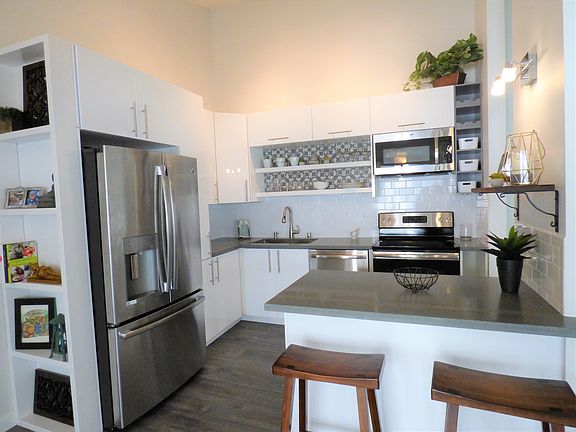 2nd image of 812 Camino Real Unit 204