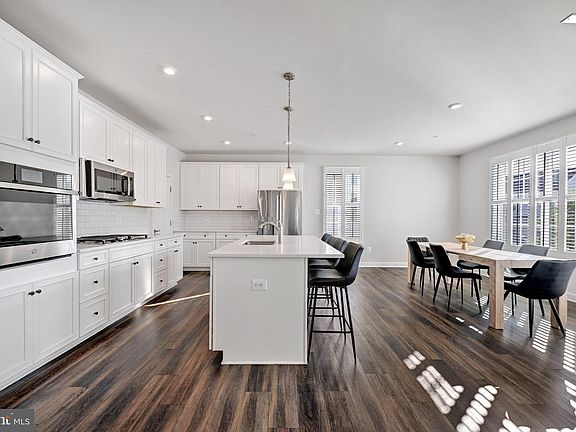 5th image of 2926 Quarry Cir