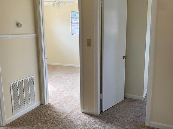 3rd image of 1229 Honeysuckle Dr