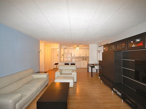 2nd image of 3220 Fairfield Ave APT 2D
