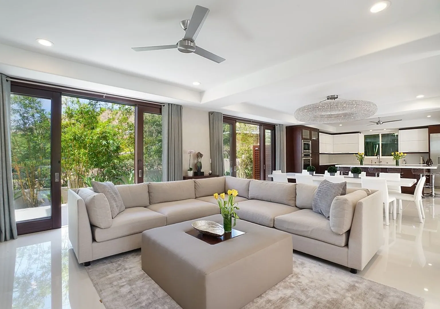 Diamond Head Villa: Luxury Gold Coast Retreat w/ Pool, Jacuzzi & Beach Access — Photo 2