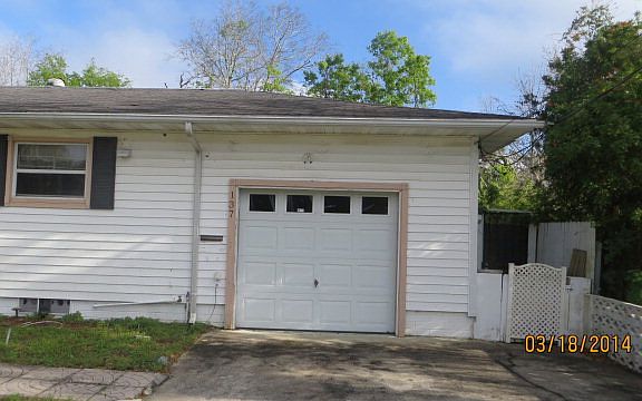 4th image of 137 8th St