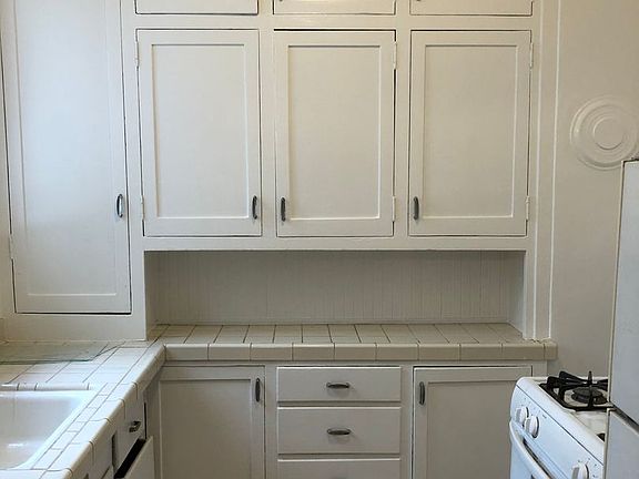 3rd image of 3255 Broderick St APT 5