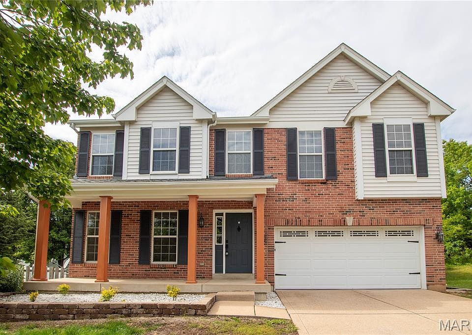 1st image of 3 Oak Mill Ct