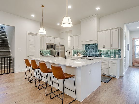 4th image of 113 Harlan Ct