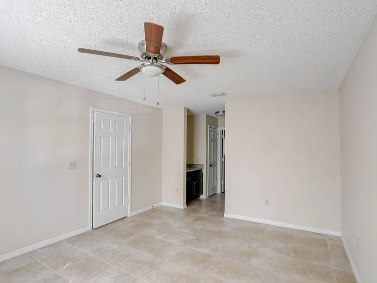 7206 Olympia Ct — Photo 10
