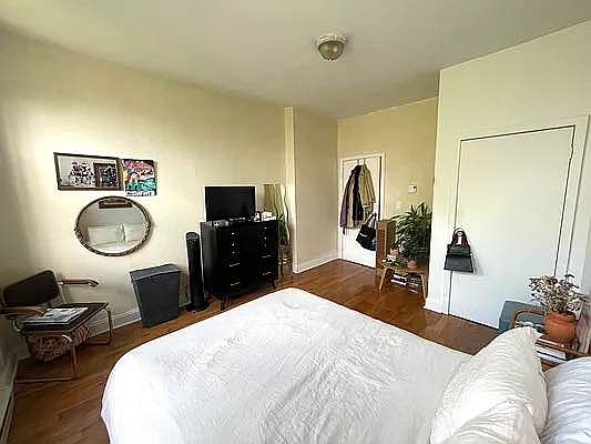 5th image of 310 Troutman St APT 3L
