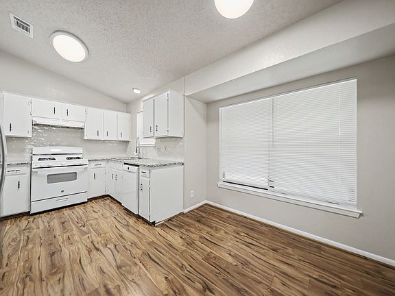 5th image of 4716 Glass Mountain Dr