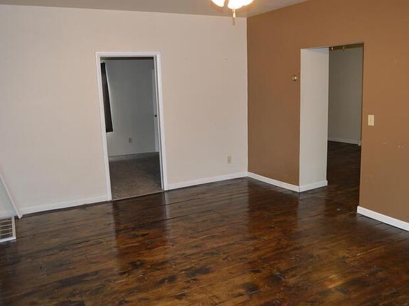 4th image of 346 W South Park Ave