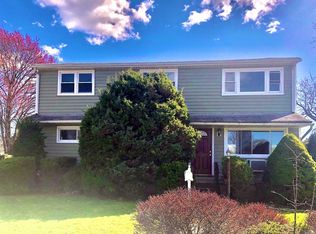 523 Cato Ct, Franklin Square, NY 11010