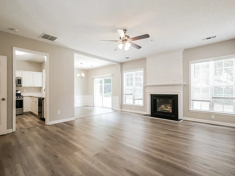 191 Regent Pl — Photo 6