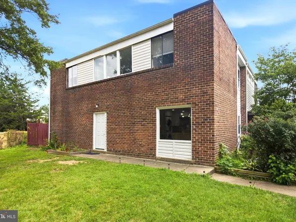 1224 Magnolia Ln, Herndon, VA 20170