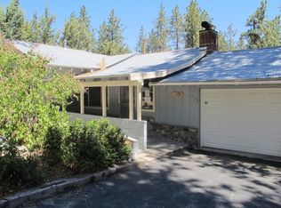 1220 Robin Ln, Wrightwood, CA 92397