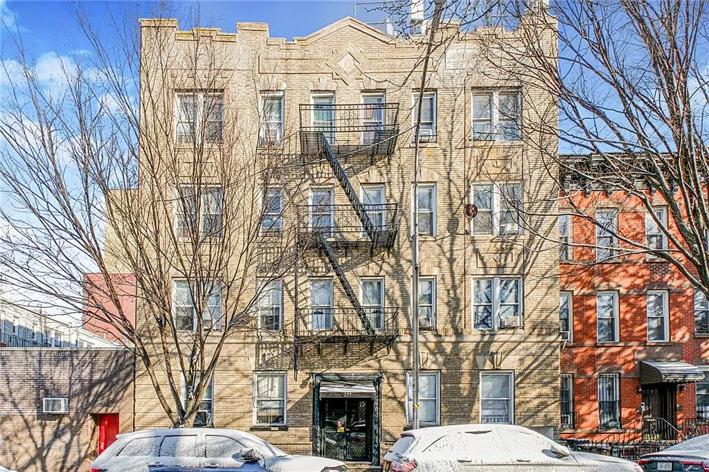 277 7th St photo 1