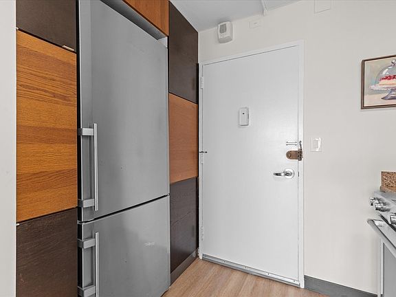 4th image of 44 Washington St APT 1105