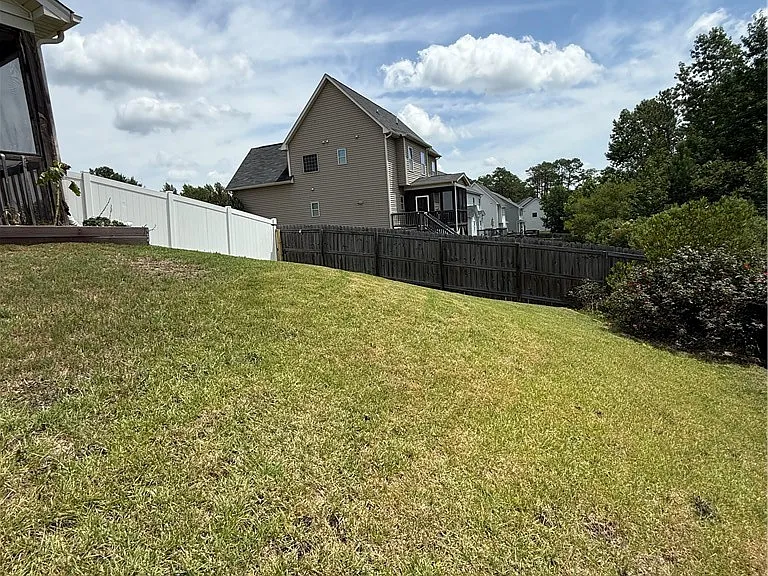726 Century Dr — Photo 13