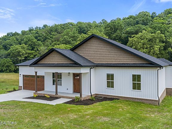 3rd image of 2551 Hinds Creek Rd