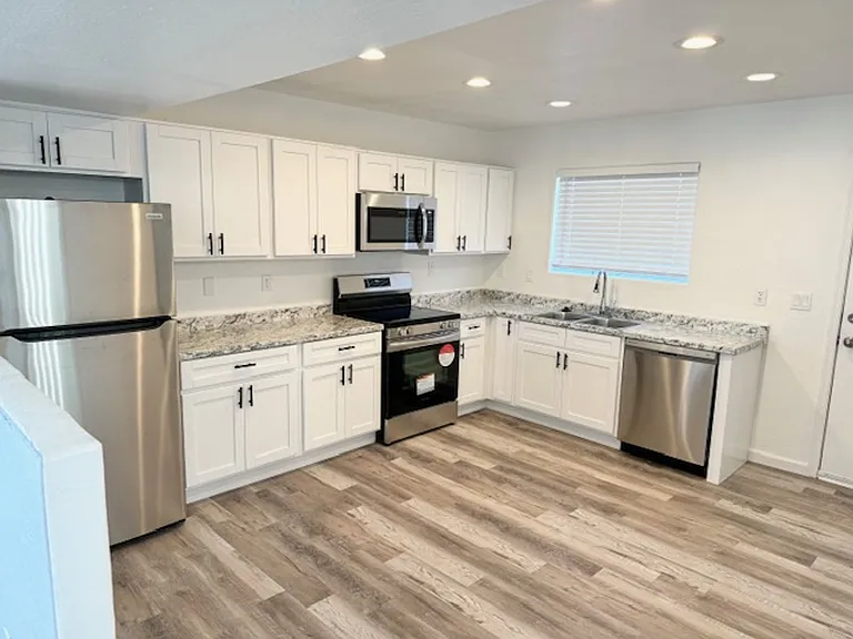 2602 W Ocotillo Rd — Photo 1
