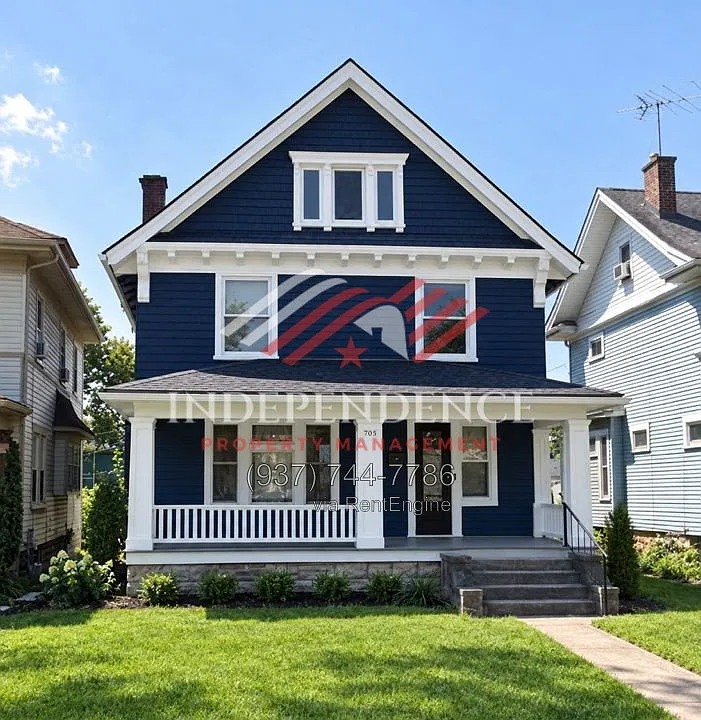 978 Manhattan Ave