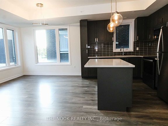 3rd image of 1555 Kingston Rd #324