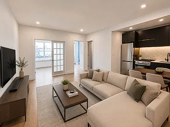 224 Hawthorne Street, #5L