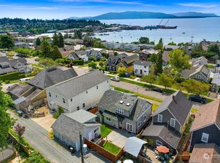 809 12th St, Bellingham, WA