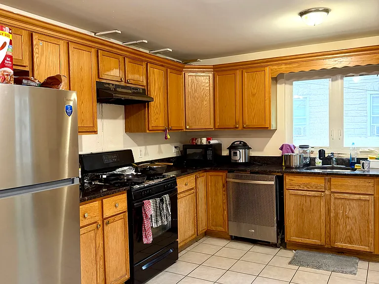 21 Perry St #1 — Photo 5
