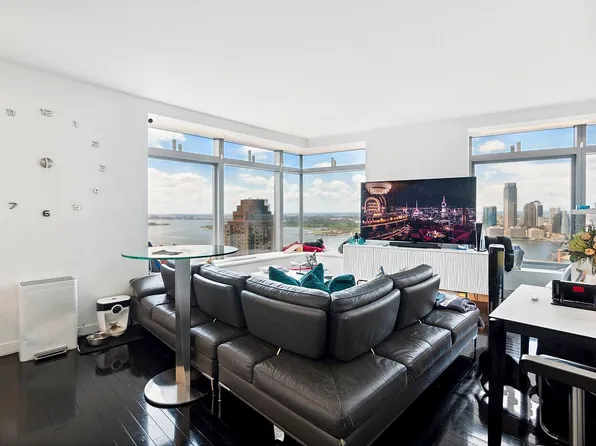 123 Washington St APT 39A, New York, NY 10006