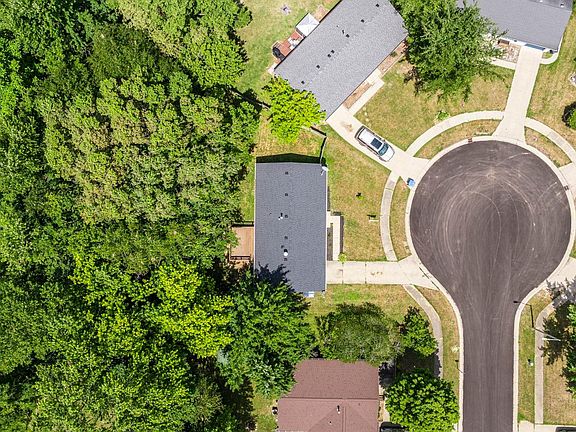 5th image of 414 Arrowhead Ct