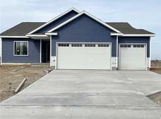 2388 N 8th Ave E, Newton, IA 50208