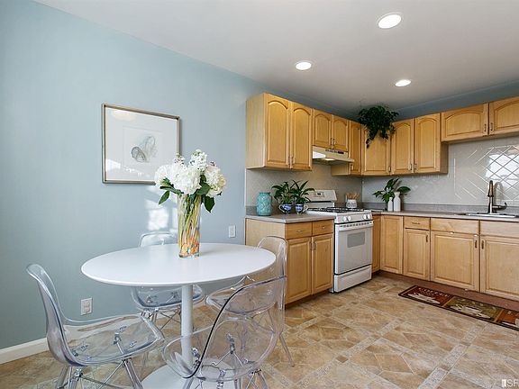 5th image of 206-208 Monterey Blvd