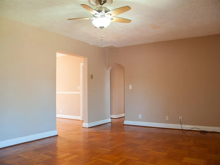 900 Audubon Pkwy #4 — Photo 8