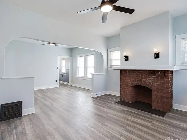 416 Geneva Rd — Photo 10