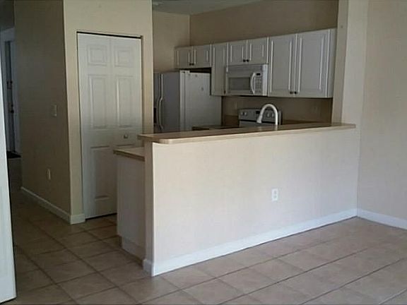 4th image of 3365 NE 14th Dr #11116