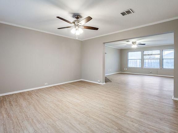 4th image of 2057 Clear Creek Dr