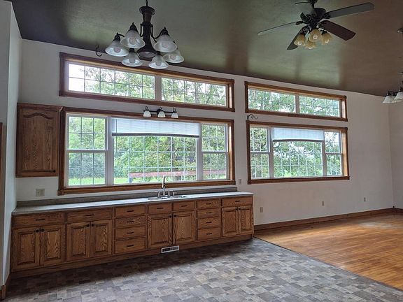 5th image of 5271 W CENTER ROAD