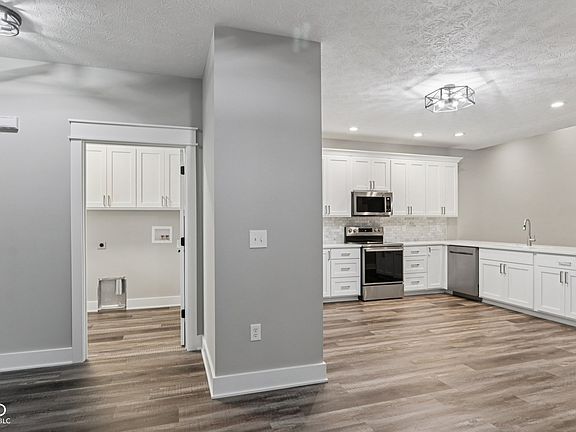 5th image of 2843 Grandview Ln