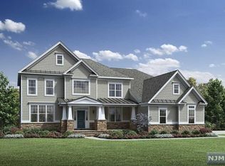 21 Woodmere Rd, Upper Saddle River, NJ 07458